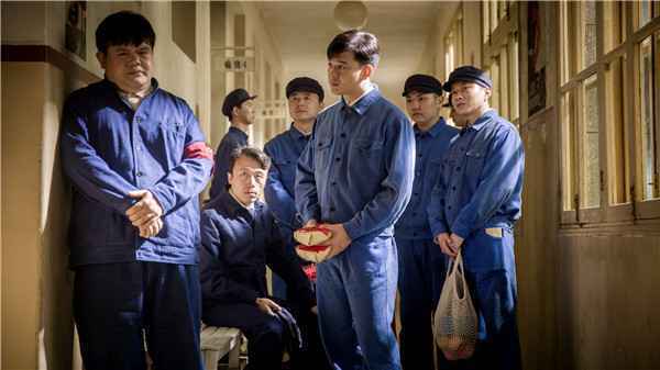  佟大为、蒋欣演绎机车人热血青春