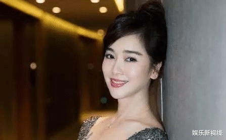 44岁左小青官宣离婚，10年婚姻路走到尽头，登《姐姐》舞台再次乘风破浪