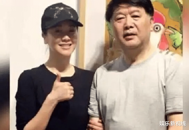 44岁左小青官宣离婚，10年婚姻路走到尽头，登《姐姐》舞台再次乘风破浪