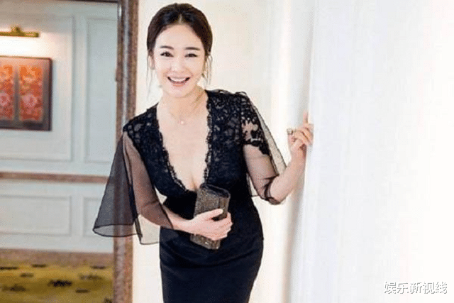 44岁左小青官宣离婚，10年婚姻路走到尽头，登《姐姐》舞台再次乘风破浪
