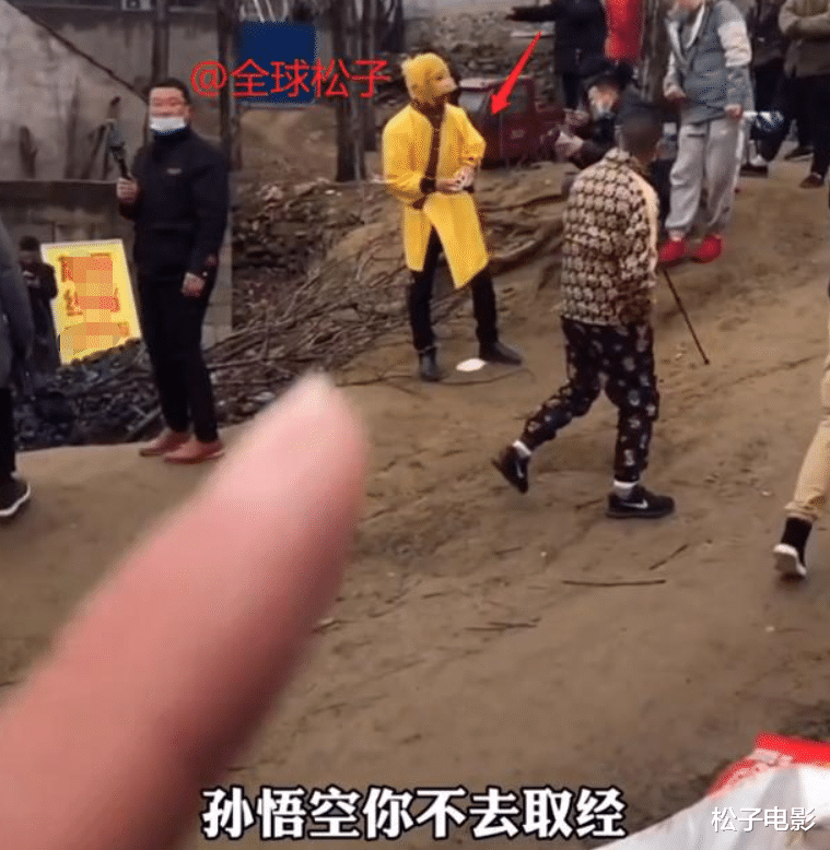 拉面哥爆红成了“照妖镜”，各路奇怪网红齐聚上演“群魔乱舞”