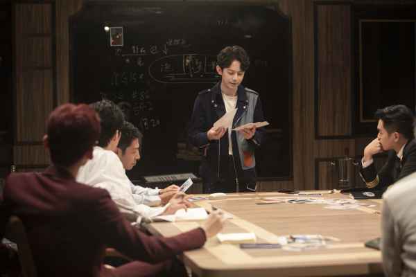  《明星大侦探》白敬亭超强推理引热议