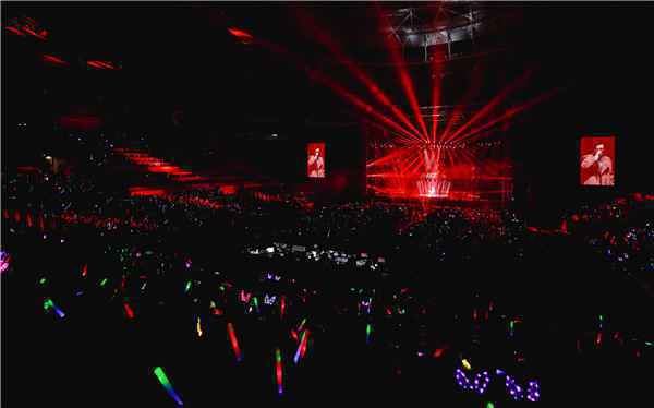  方大同佛山个唱绚烂落幕