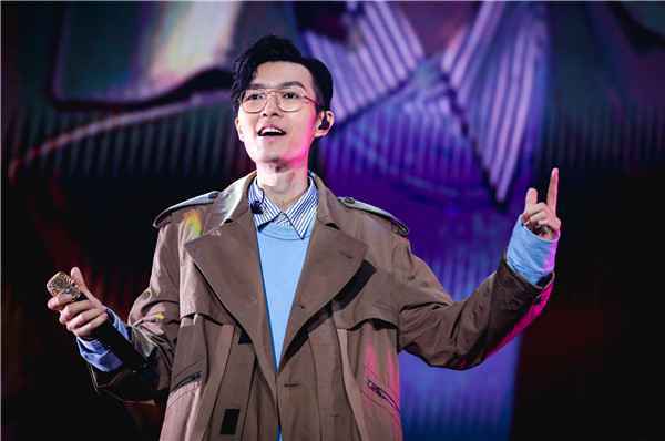  方大同佛山个唱绚烂落幕