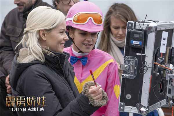  《霹雳娇娃》性感天使释放真我