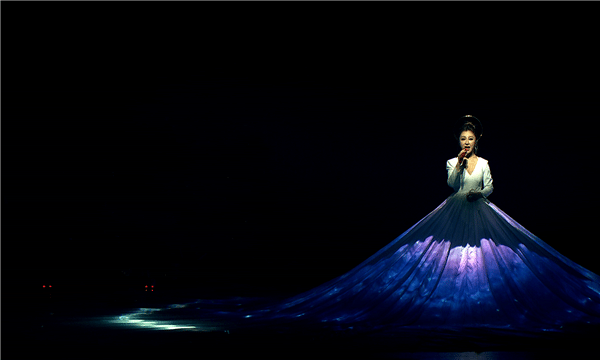 左伊玄演唱会完美盛放 营造梦幻现场