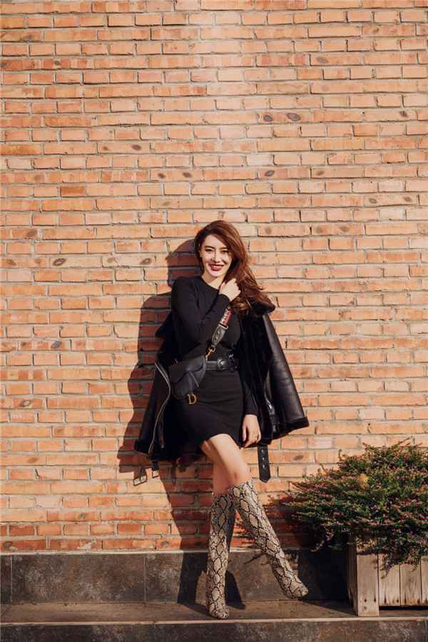  爱戴冬日暖阳出街