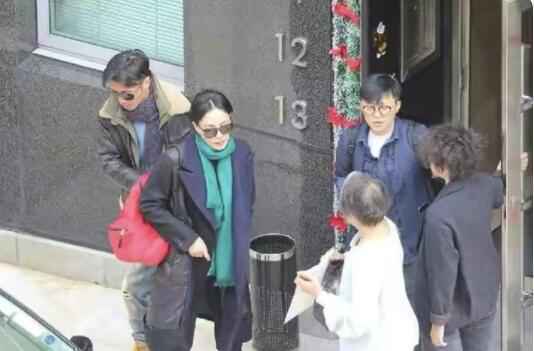 王菲谢霆锋打疫苗 细节看出他们真的没有分手