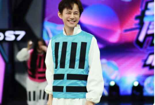 何炅47岁生日 娱乐圈好友送祝福