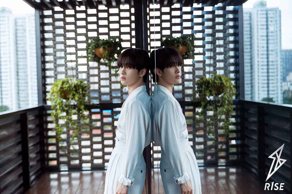 周震南 夏日时尚.jpg